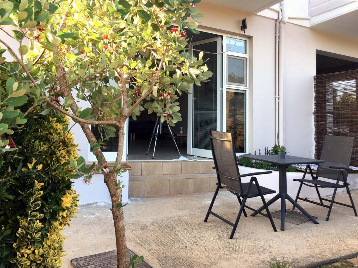 Livingfy Apt With Mountain View & Garden Vamos Luaran gambar