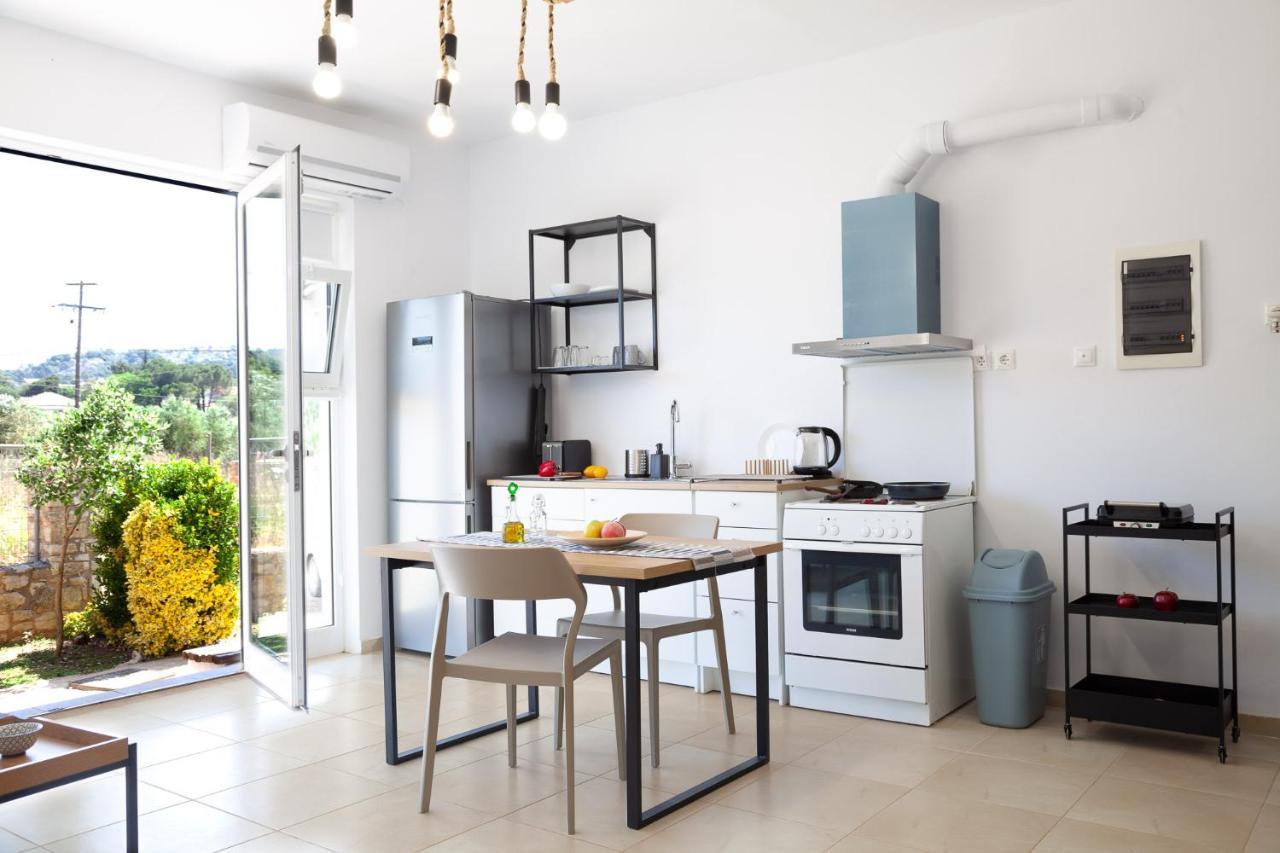 Livingfy Apt With Mountain View & Garden Vamos Luaran gambar