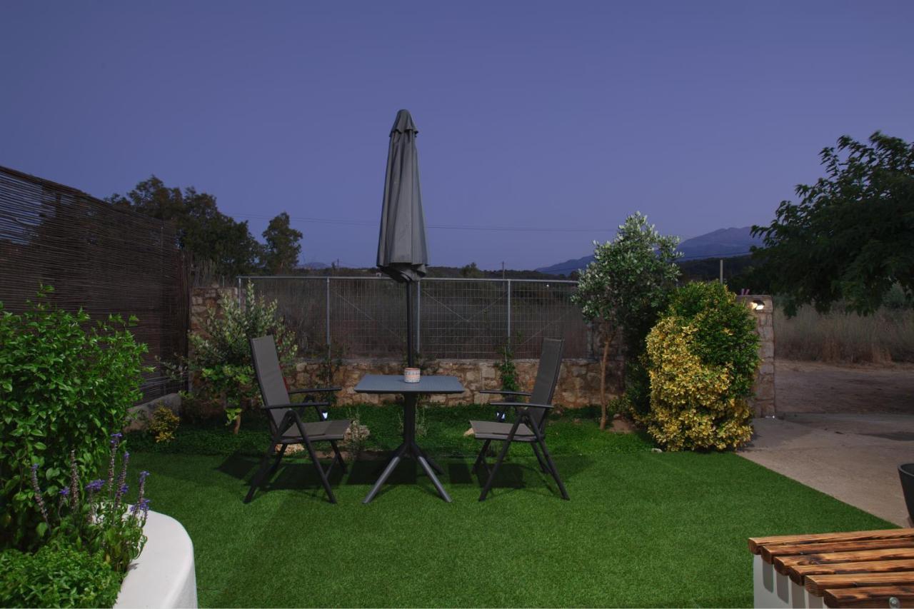 Livingfy Apt With Mountain View & Garden Vamos Luaran gambar
